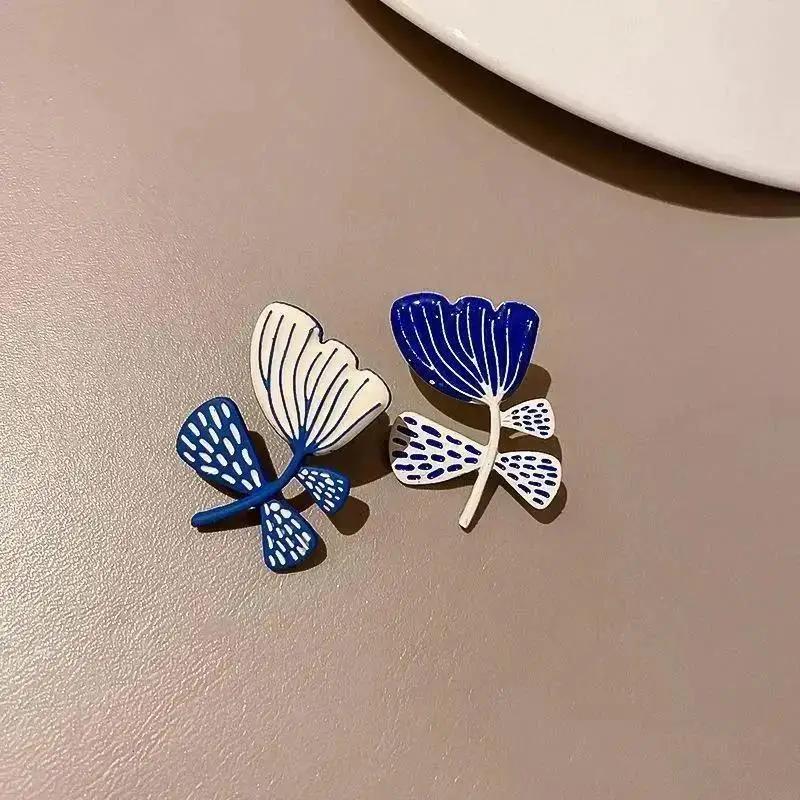 

New White And Blue Asymmetrical Flower Earrings Simple High-end Women s Earring Accessories Personalized Flower Earrings Gift