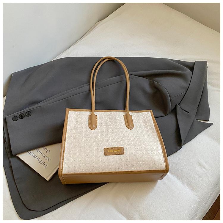 

Премиальный сенс тысяча птиц клетка большая вместимость сумка-тоут женская 2025 новая сумка для поездок на работу ретро сумка-подмышка на плечо