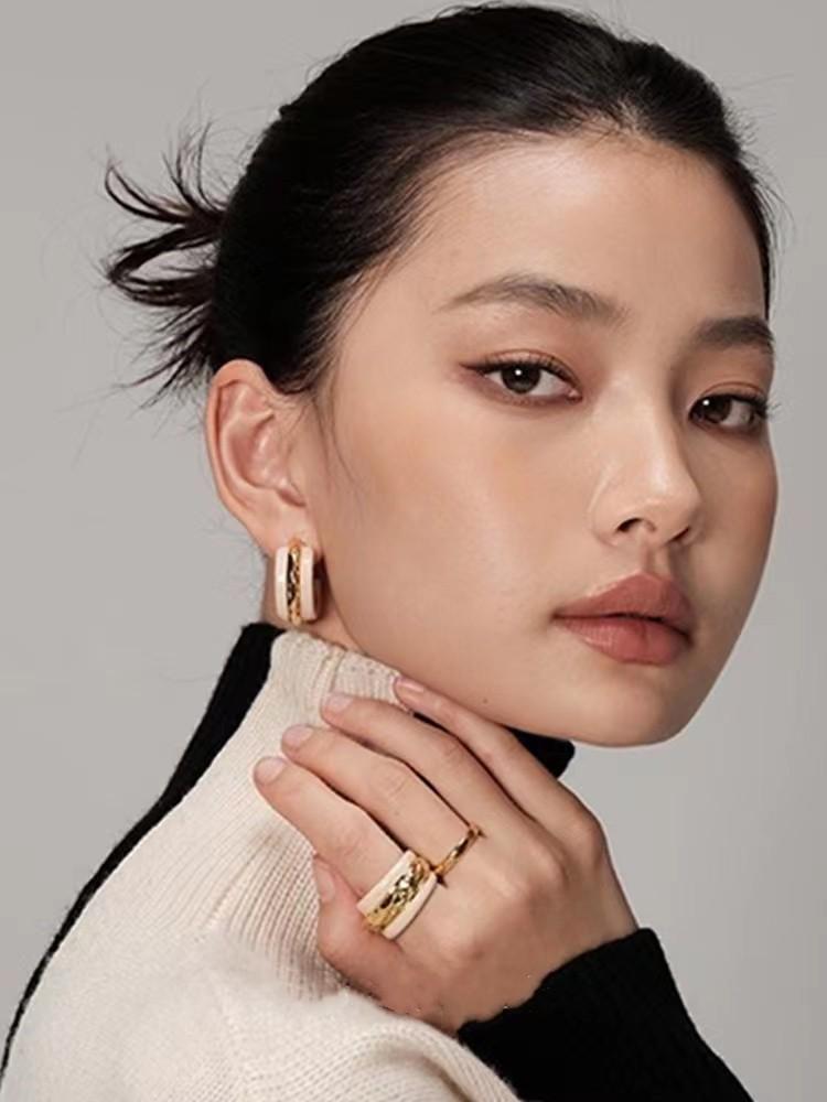 Black Queen Enamel Earrings: Gold-Plated Copper with 925 Silver Needle, Black & Gold High-End Drip Glaze Studs for Women.
