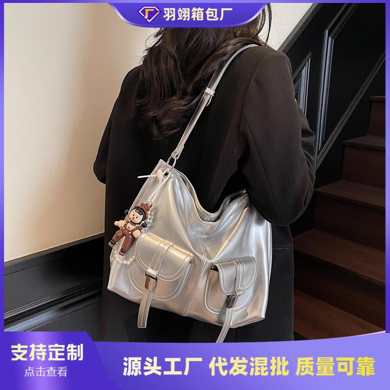 Casual Commuting Large-capacity Bag Women's New Fashion Versatile Shoulder Messenger Bag Tote Bag