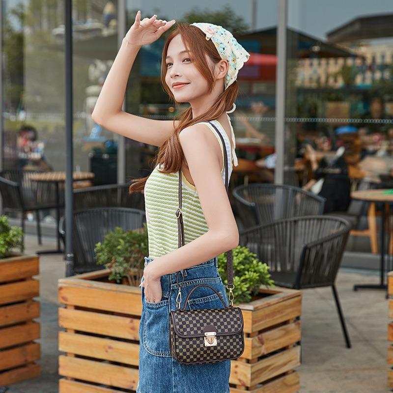 Bag Women's New Trendy Bag Women's Texture Versatile Messenger Bag Fashionable Retro Diamond Square Bag Women
