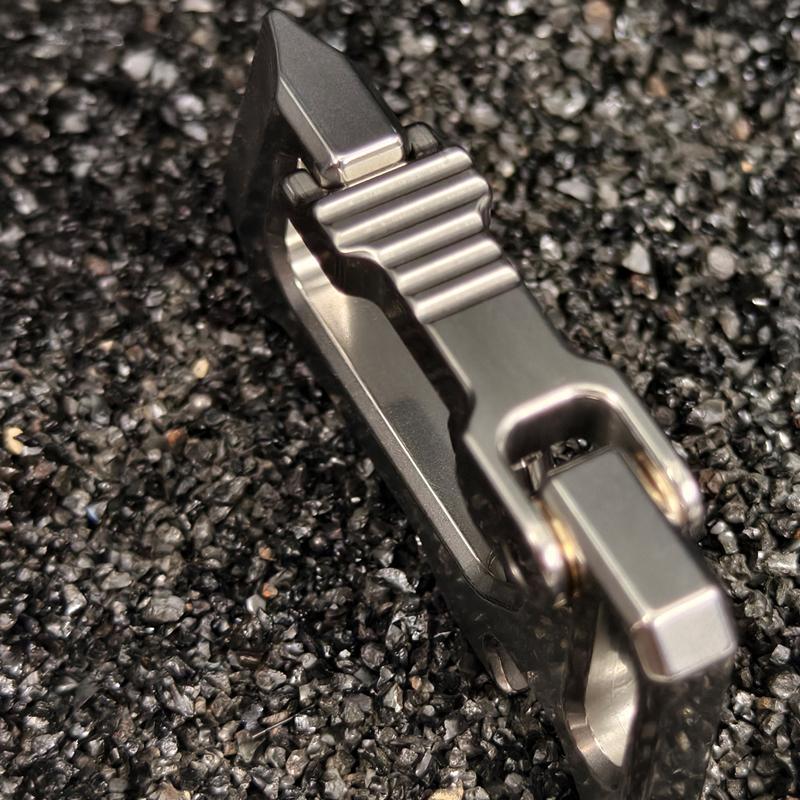 Outdoor Portable EDC Multifunctional TC4 Titanium Alloy Bottle Opener Hanging Buckle Keychain Pry Bar Tool 4