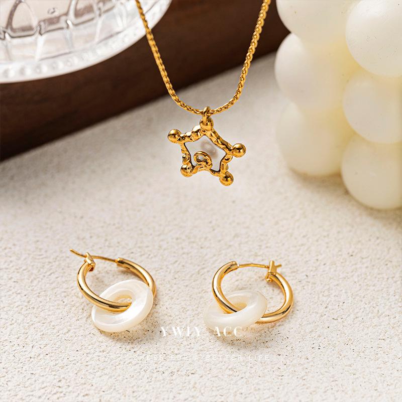 Stylish Mother-of-Pearl Hoop Earrings: Light Luxury, High-End Niche Fashion for Women