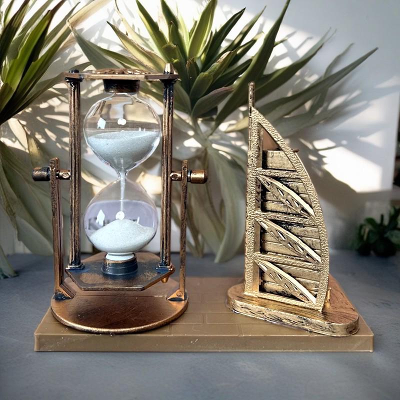 Retro Crystal Ball Hourglass Timer Ornament for Home and Wine Cabinet Décor