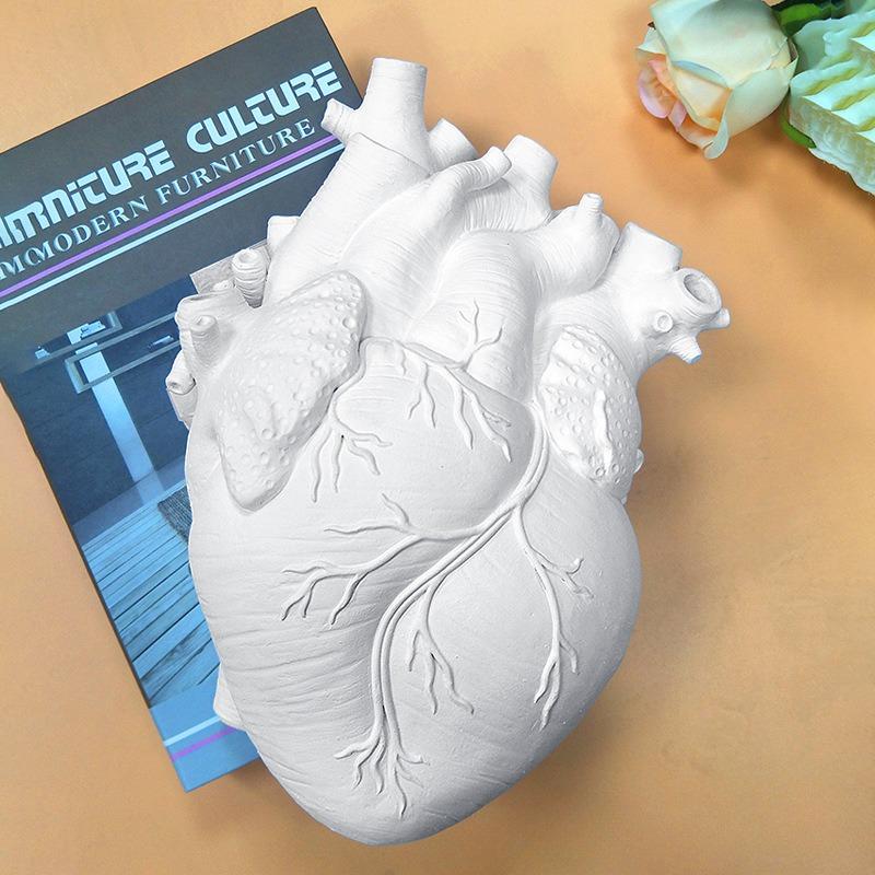 White Vase Heart Shape Resin Ornament Model Room Countertop Living Room Vase Dining Table Dried Flower Arrangement