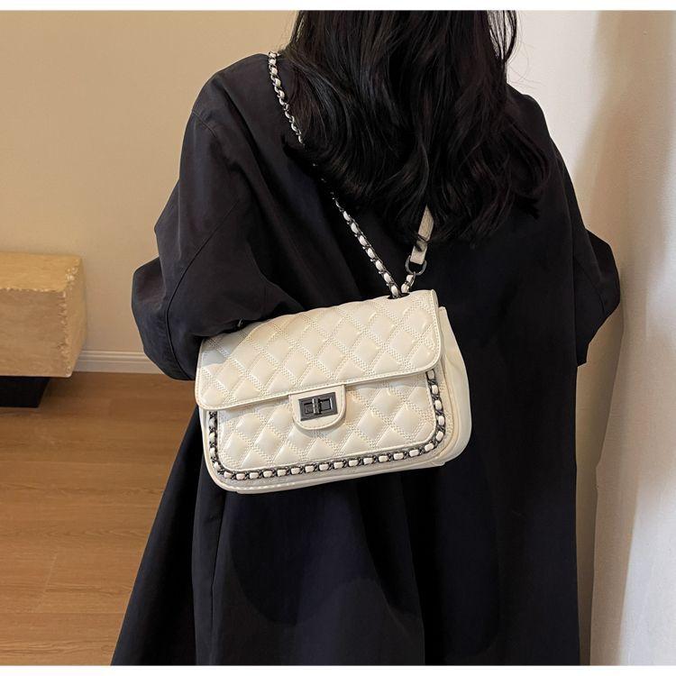

Large-capacity bags, women s bags, new trendy fashion, autumn and winter rhombus chain, messenger bags, popular shoulder stray bags білий