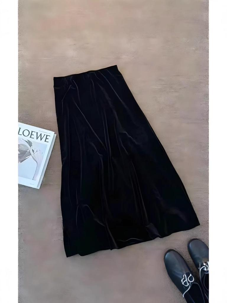 High-Quality French A-Line Black Velvet Skirt, Spring/Autumn 2026, Mid-Length, Plus Size, Flaw-Hiding Design
