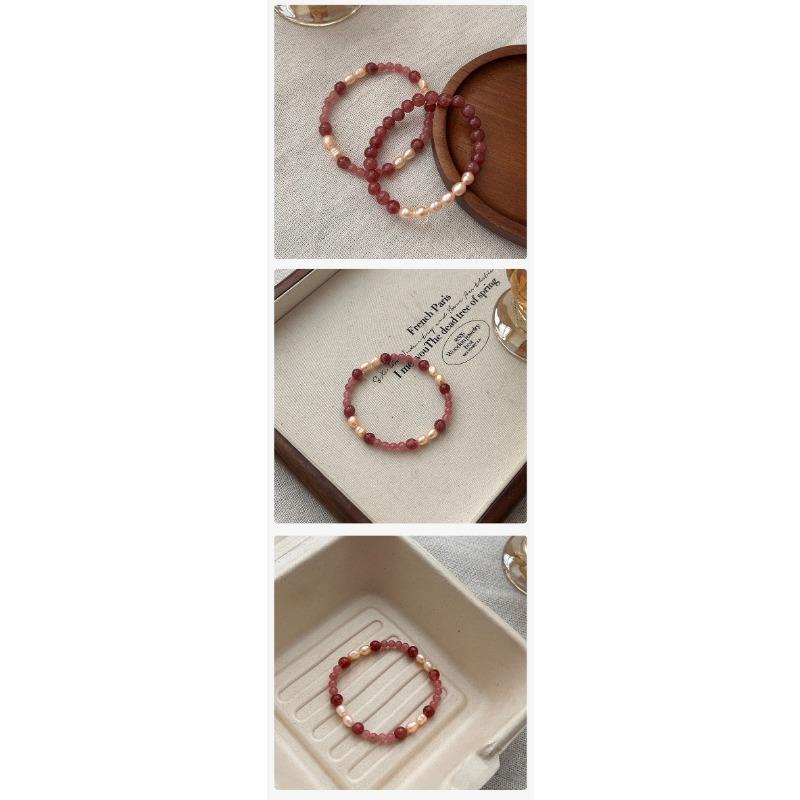 Light Luxury Niche Design Delicate Sweet Stackable Pearl Strawberry Crystal Bracelet For Women
