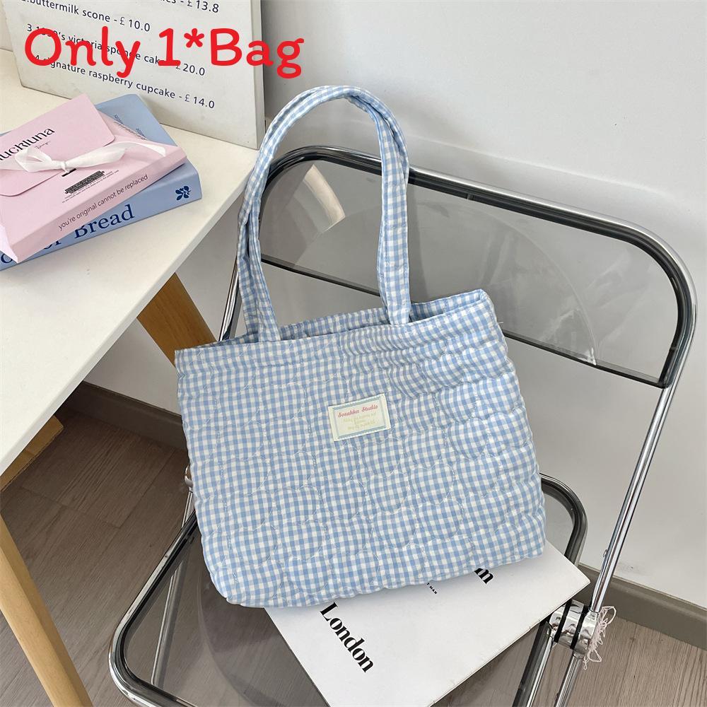 Tote Bag With Heart Pattern And Cotton Lining For Daily Use