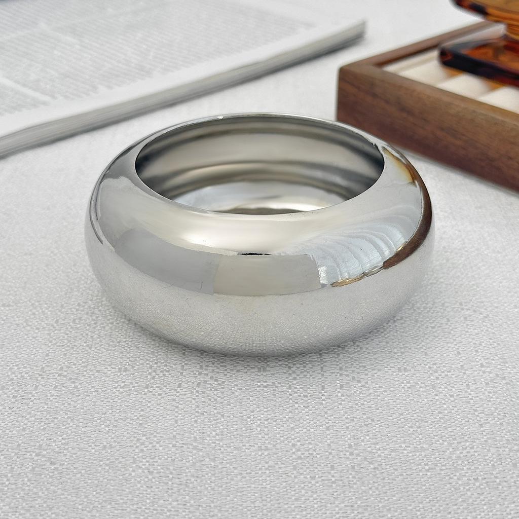 Exaggerated Wind Metal Glossy Wide Edition Bracelet Women'S, Fashion Geometric Curved Round Bracelet Bracelet