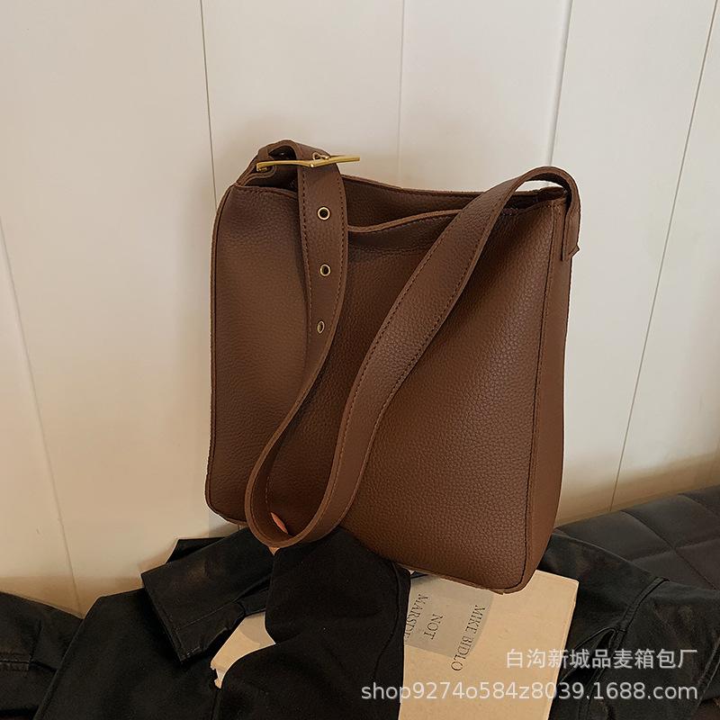 

Premium texture fashionable versatile retro small bag women s 2025 new trendy autumn and winter popular messenger bucket bag