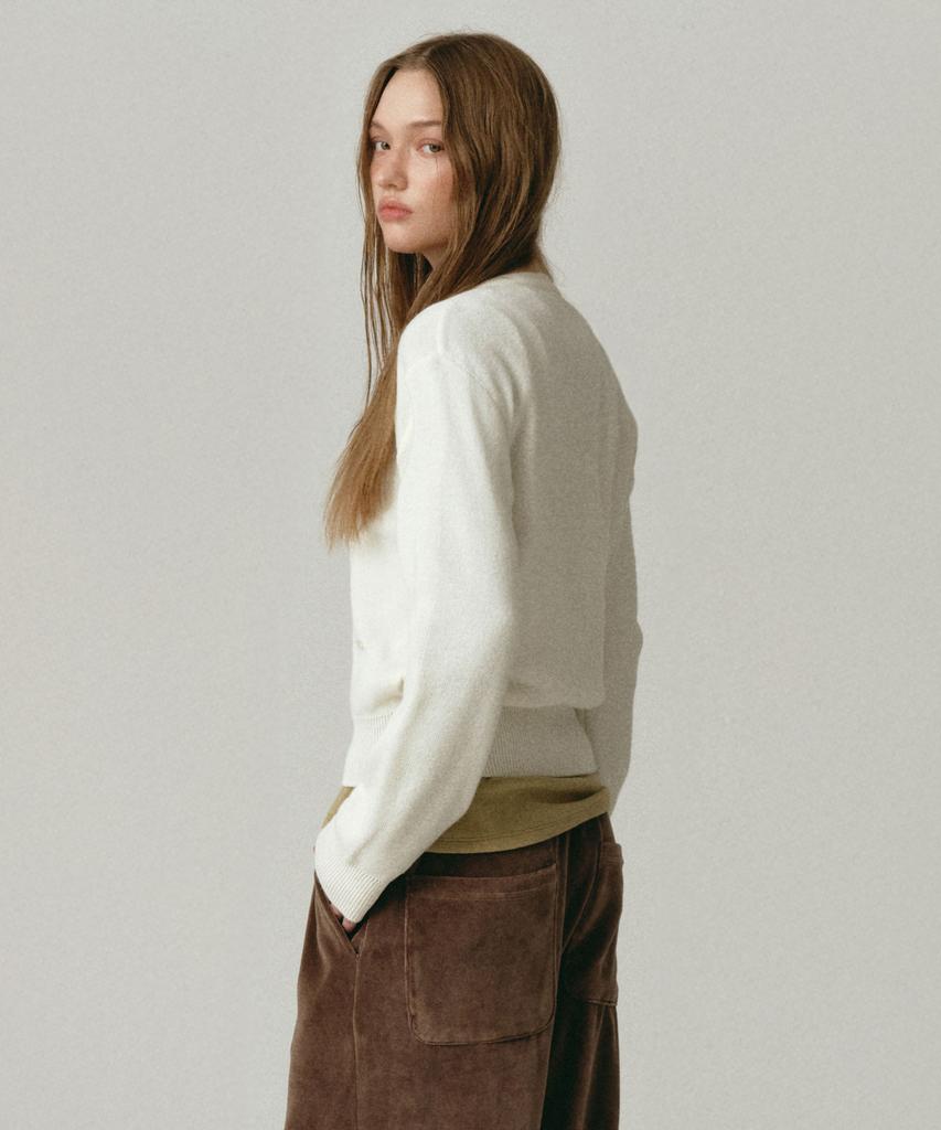 LOSSYROW Soft V-Neck Knit Cream