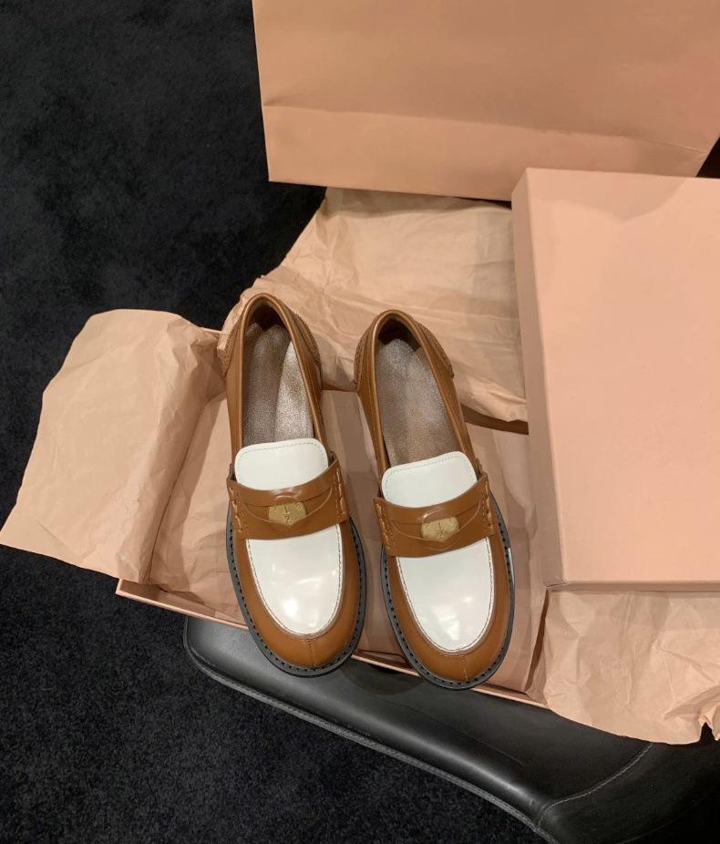 Sheepskin Version~ Small Gold Buckle Leather Retro Loafers Women's Autumn and Winter British Style Small Leather Shoes, Shallow Mouth Flat Shoes