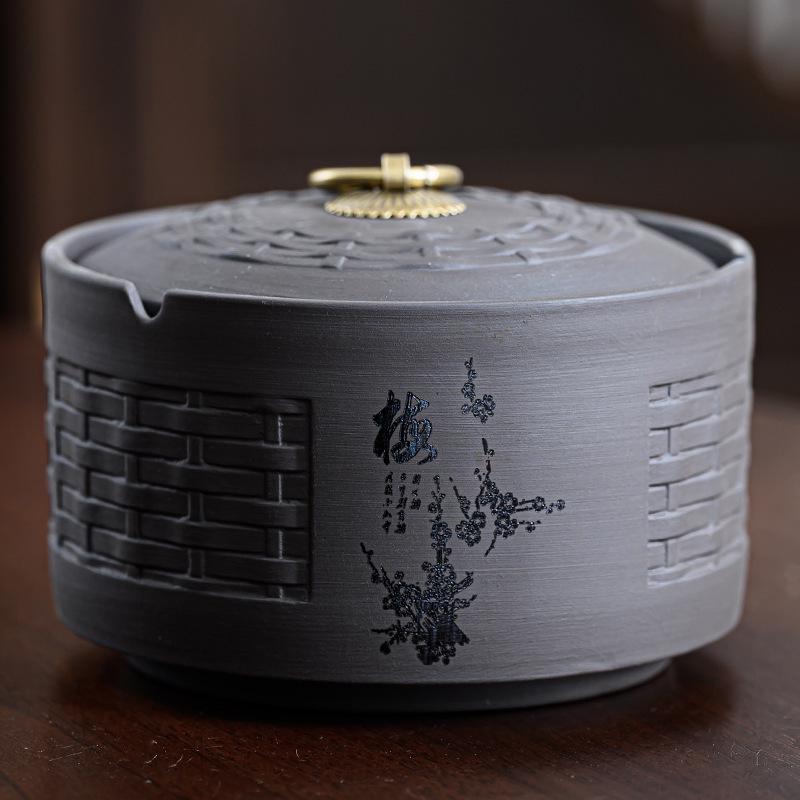 Zisha Ceramic Ashtray with Lid: Medium, Fly-Proof, Retro Home & Office Decor for Extinguishing Cigarettes.
