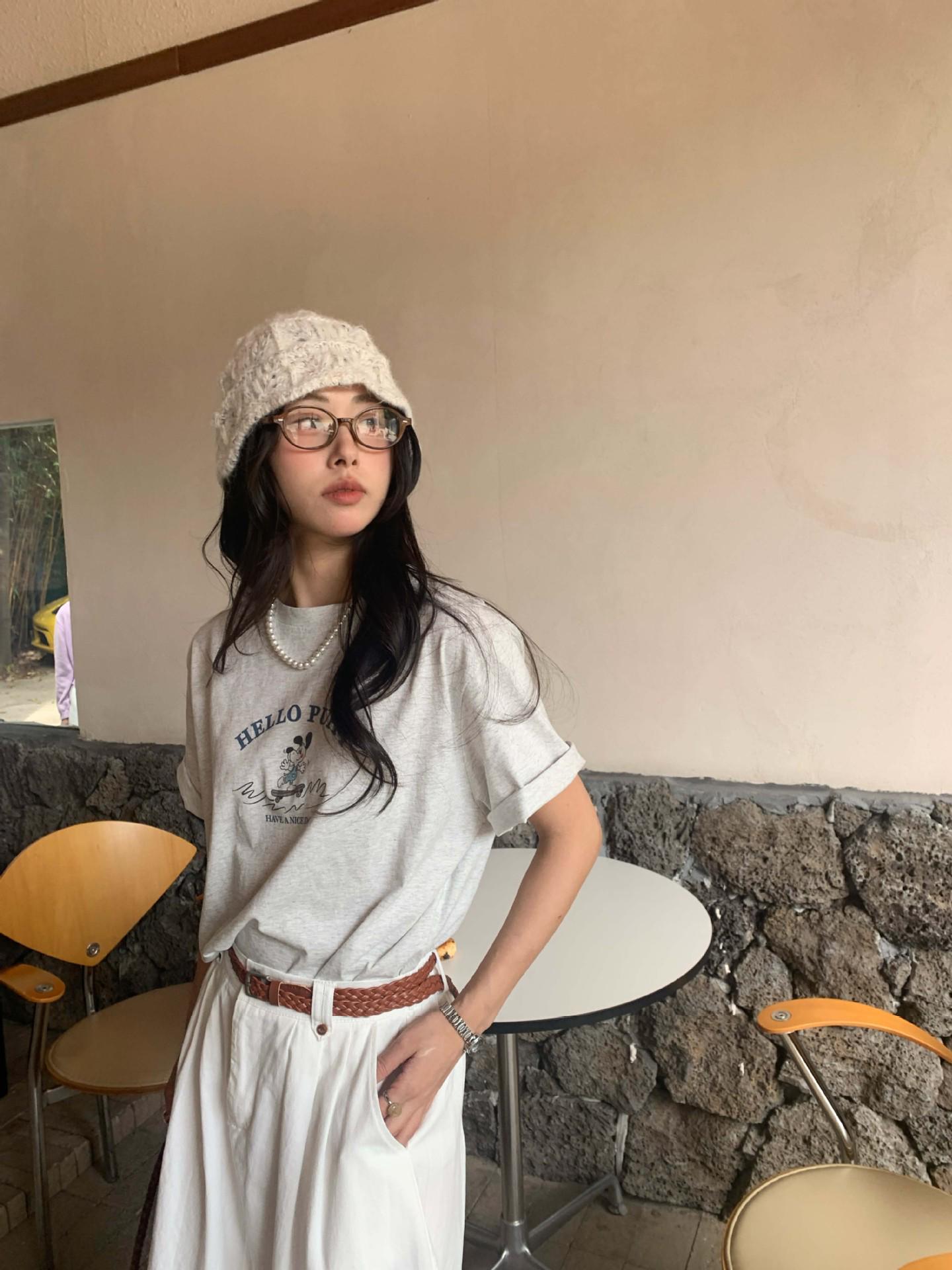 

Корейская минималистичная женская футболка с принтом собаки - издание весна/лето 2025 One Size