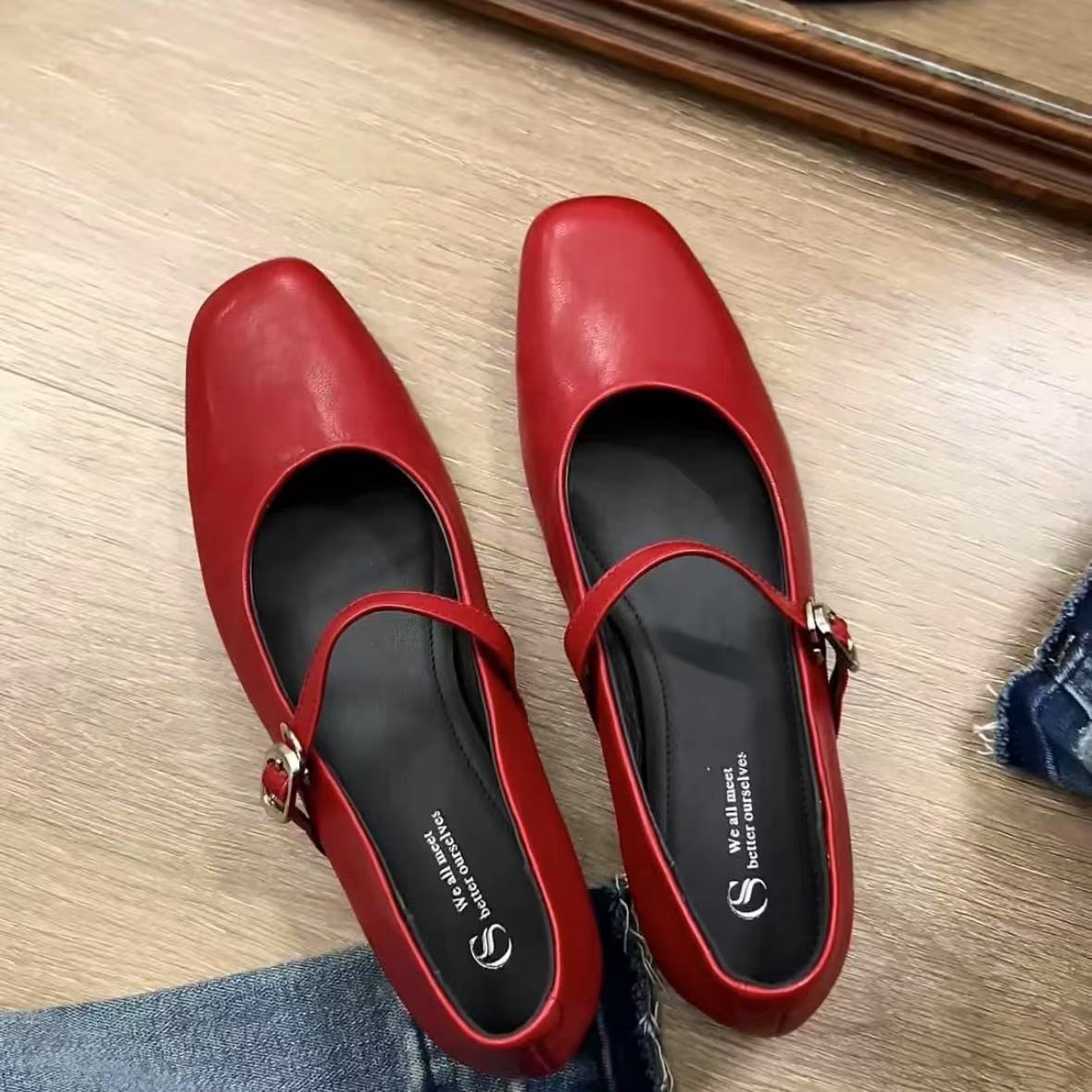 

Sheepskin version of genuine leather Mary Jane shoes women s French retro one-pedal shallow mouth square head flat shoes one word with single shoes 40