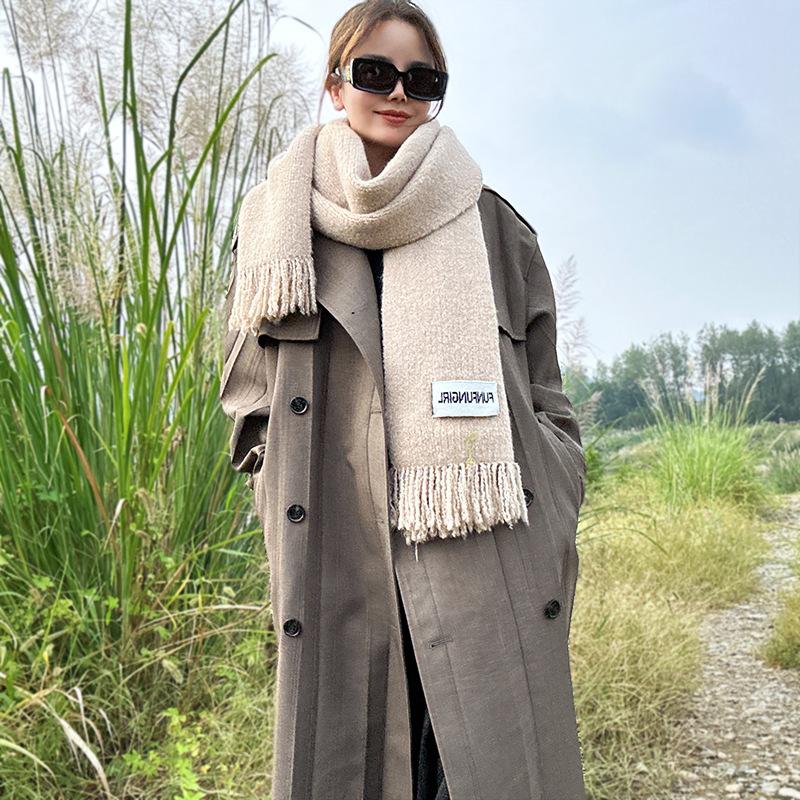 Autumn and Winter New Fashion Atmosphere Scarf Women's Warm Versatile Simple High-end Fringed Wool Scarf