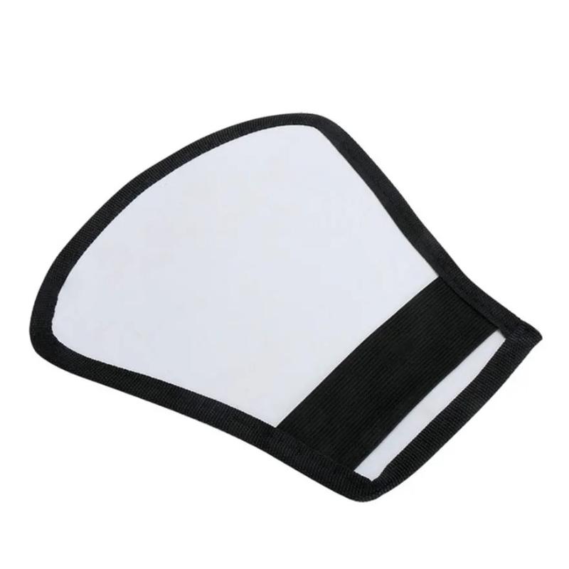 Travel-Friendly Flash Diffuser – Collapsible Silver Softbox with Carrying Case for On-Location Shoots