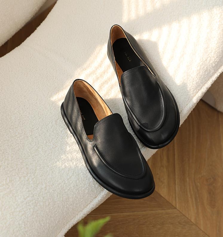 Spot Grape Mother Internet Celebrity with the Same New Summer Cloud Round Head Foot Pedal Soft Waxy Versatile Loafers Women