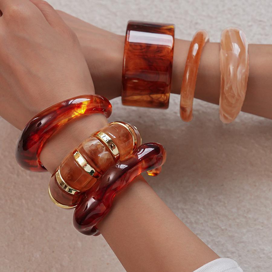 Coffee Resin Bracelets for Women Amber Blend Hyperbole Geometric Bangles Jewelry Vintage Fashion Pulseras 2026 Autumn Winter New