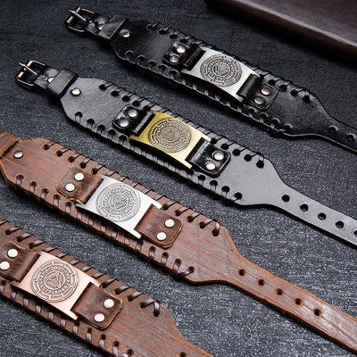 Trendig Totemdesign Triangulärt Vikingarunarmband Herrarmband Äkta Läder Nordiska Vikingatillbehör Smycken Grossist