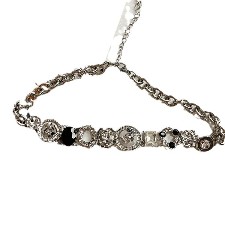 Y2K Style White Button Necklace – Retro, High-End Clavicle Chain Choker