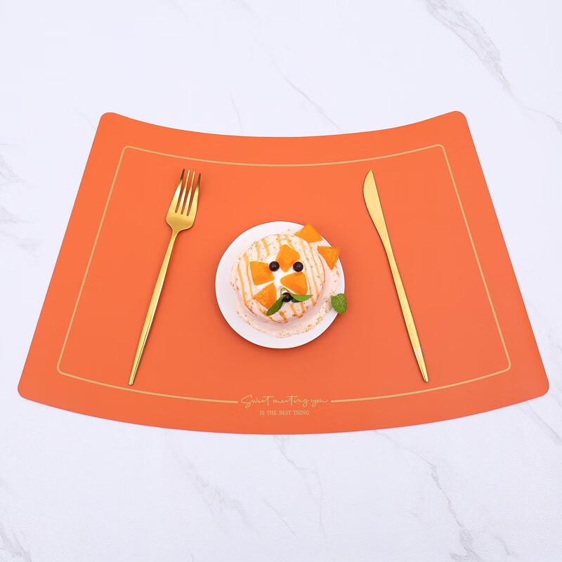 

ZISIZ Wedge-shaped Leather Placemats