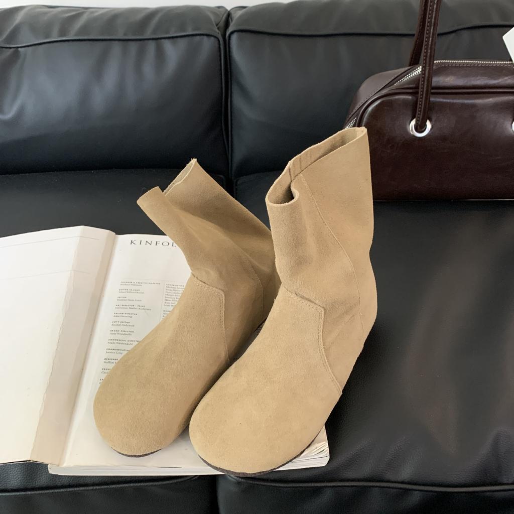 Korean Version of Matte Flip Round Head Flat Bottom Thin Boots Short Boots Women's 2025 New Flat Heel Wide Boots