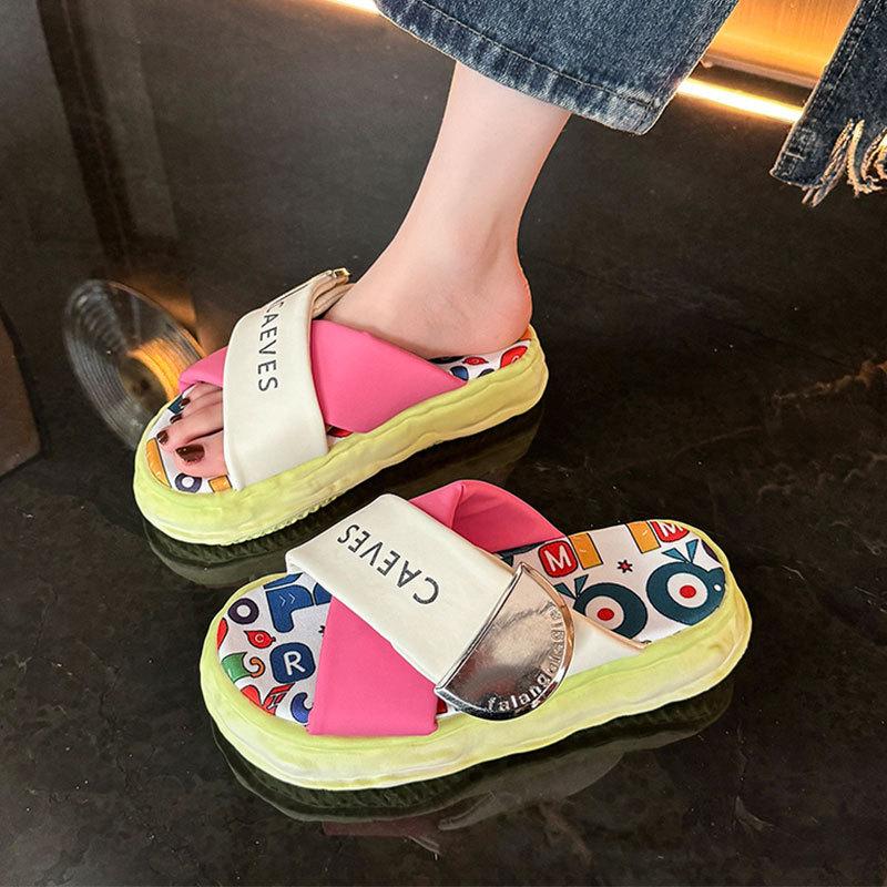 Internet Celebrity Graffiti Slippers Women's Summer Wear 2025 New Muffin Thick Bottom One-word Drag Casual Stepping On Shit Cool Slippers