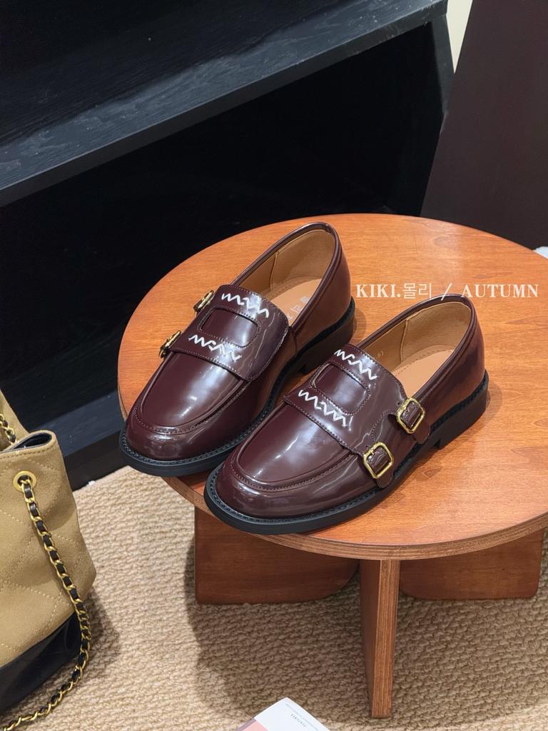 Spring and autumn new brown round head retro belt buckle deep mouth lazy shoes temperament versatile one-pedal loafers women