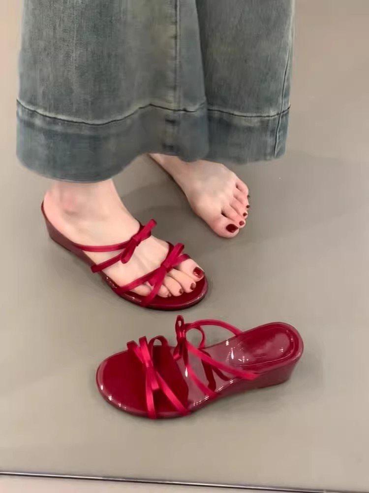 

Evening breeze with French one-word cool slippers wedge sandals women s summer 2025 gentle skirt with new bow 39