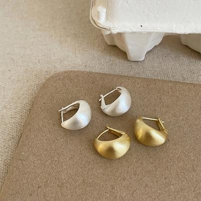 Simple And High-End Brushed Metal Ear Buckles, Women'S Unique Personality, Exquisite Fashion, Commuting Trend, Versatile Earrings, Earrings