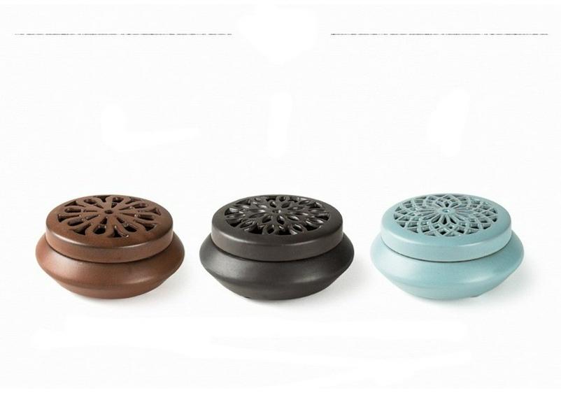 Small Antique Ceramic Incense Burner for Indoor Aromatherapy and Tea Ceremony