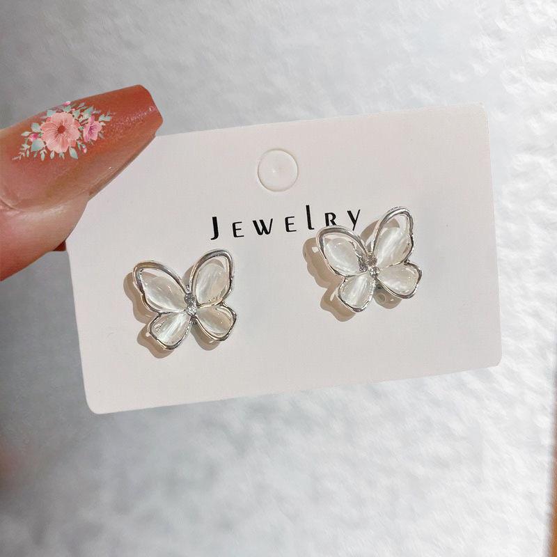 Sweet Camellia No-Piercing Magnetic Butterfly Earrings for Women