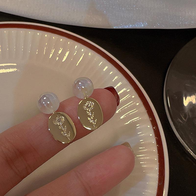 Silver Needle Pearl Heart Earrings - 2025 Korean Trend, Minimalist Flower Dangle Studs for Women's Elegant Style