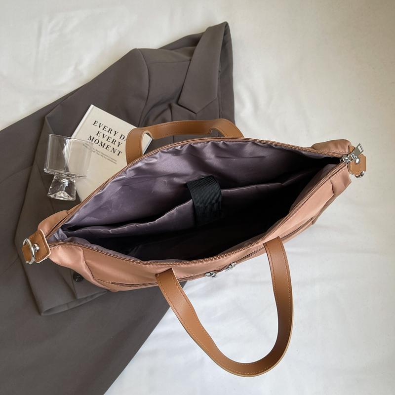 Большая вместительная женская сумка через плечо — фото 9