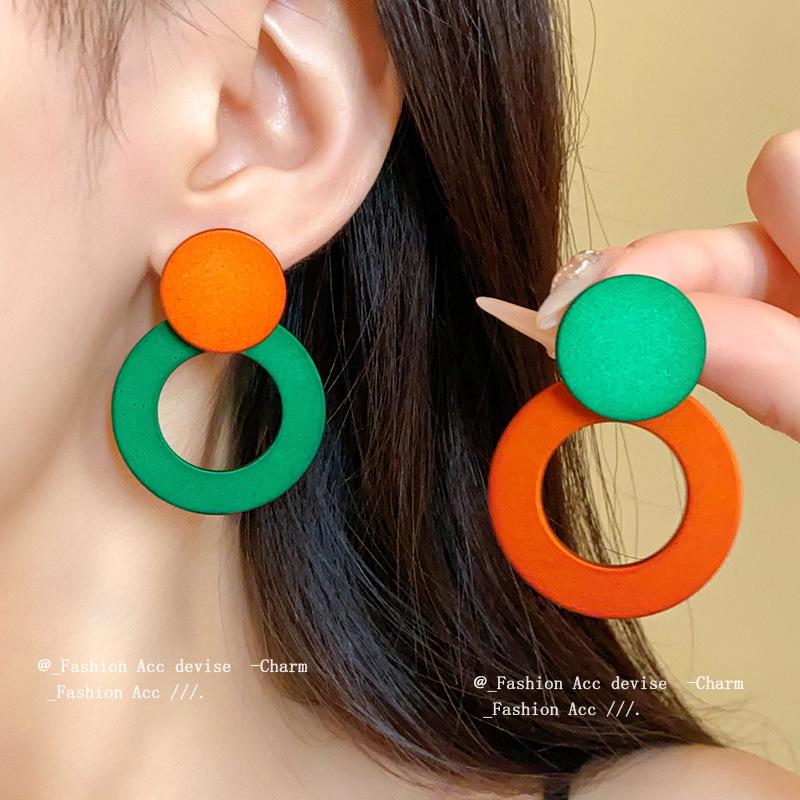 

Silver Needle Round Color Block Asymmetrical Summer Dangle Earrings - Korean Style, High-End, Exaggerated Design.