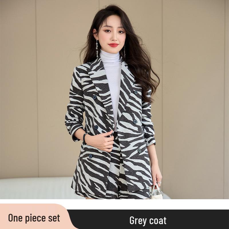 

Осенний женский костюм высокого класса в стиле Сяосянфэн - Элегантный и роскошный стиль M