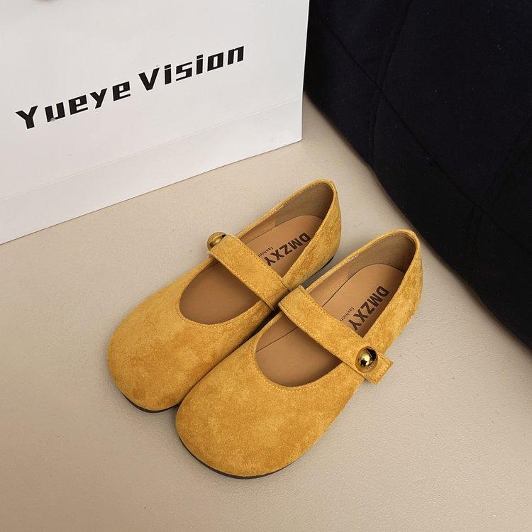

French retro shallow mouth single shoes women s 2025 spring gentle fairy wind soft sole word with flat Mary Jane shoes 35