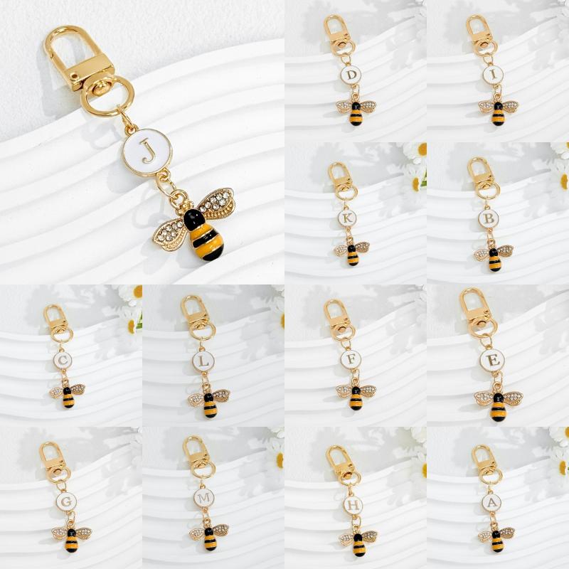 New Metal Bee Alphabet Keychain Fashion A-Z 26 Letters Keyring Charms Bag Pendant Jewelry Gift Accessories