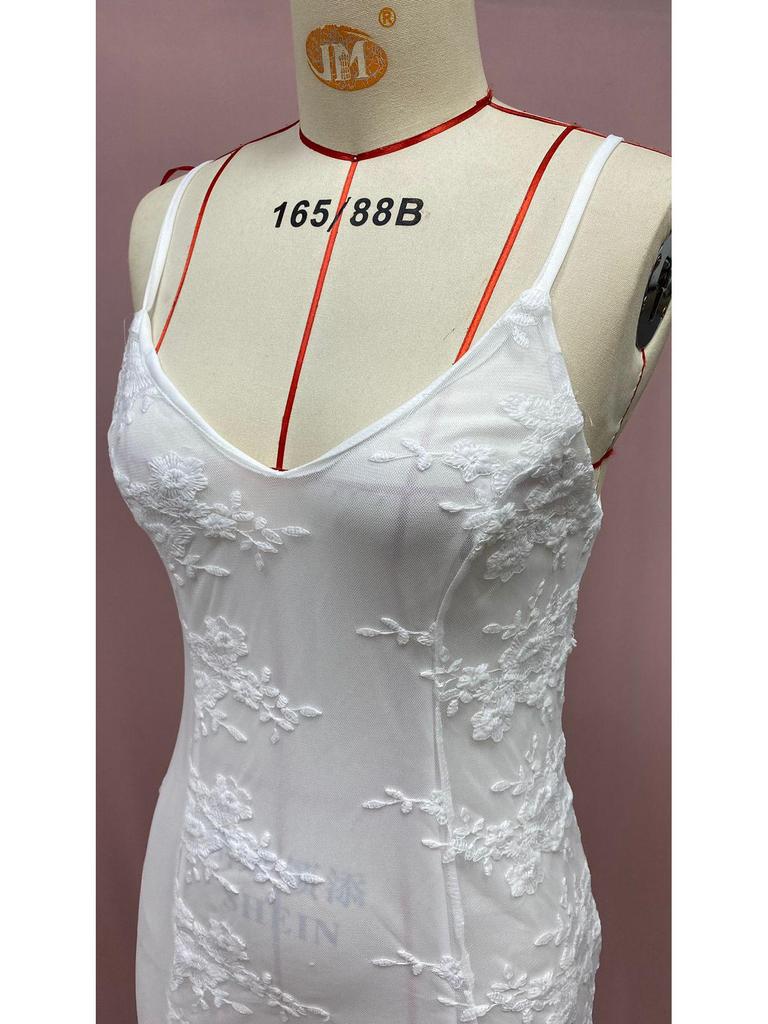 2025 Sexy V-Neck White Spaghetti Strap Evening Gown