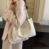 Butterfly Tote Large Women's Bag Fashionable Commuter Bag Large Capacity Versatile Shoulder Bag