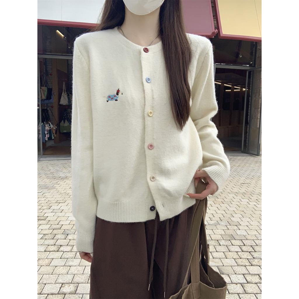 Lazy wind knitted cardigan women's soft waxy embroidered sweater autumn and winter niche button-up jacket fashionable versatile long-sleeved top