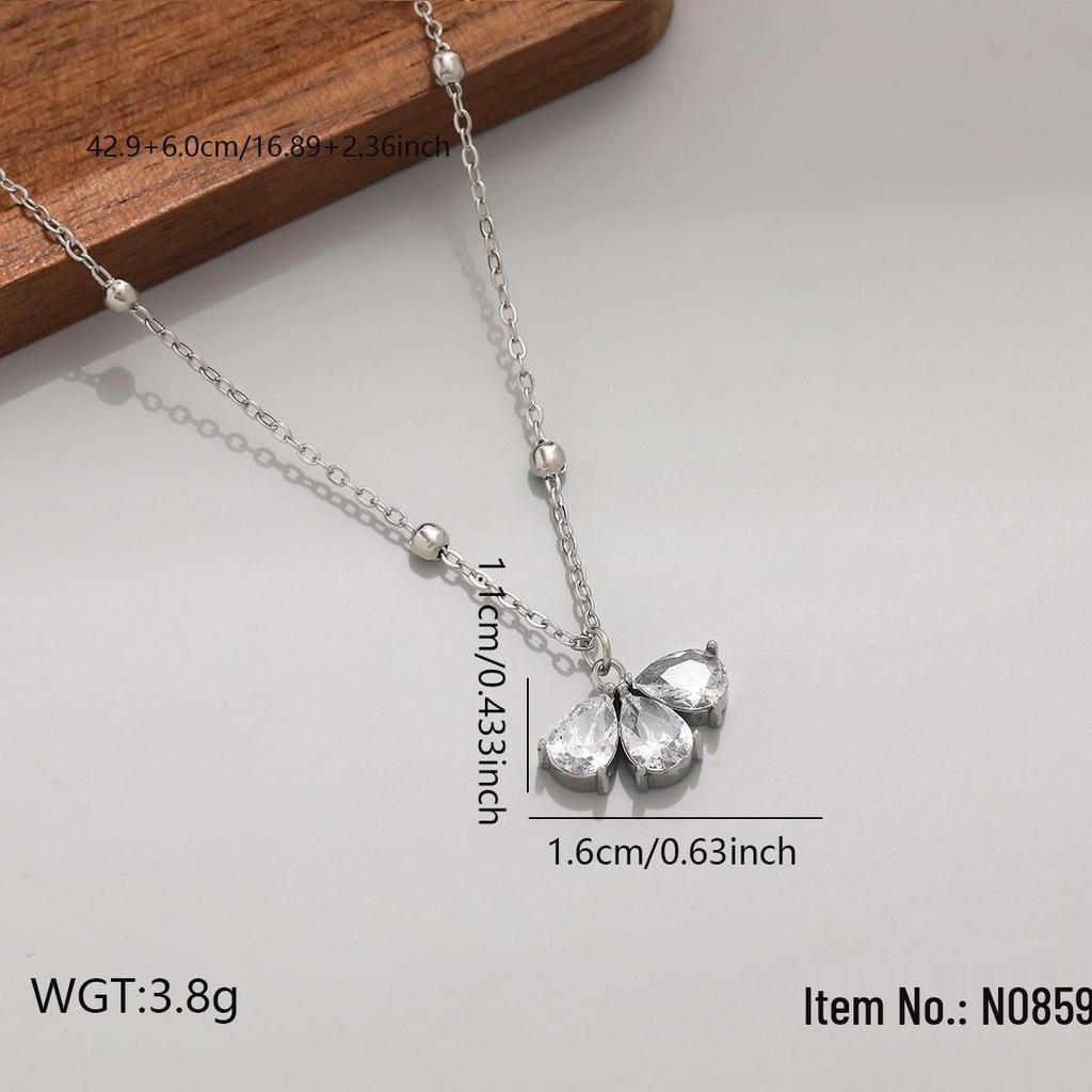 High-End Heart & Geometric Titanium Steel Clavicle Necklace for European & American Markets