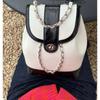 Street Fashion Cool Oil Wax Leder Bucket Handtaschen Kontrastfarbene Autonähte und Metallkettenschloss Diebstahlsichere Taschen Schultern und Umhängetaschen