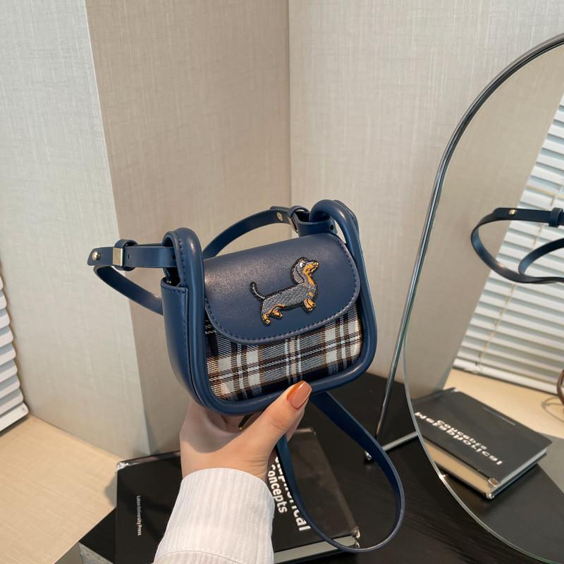 Stylish Mini Shoulder Bag For Women And Men In Trendy Plaid Pattern For Everyday Use синий
