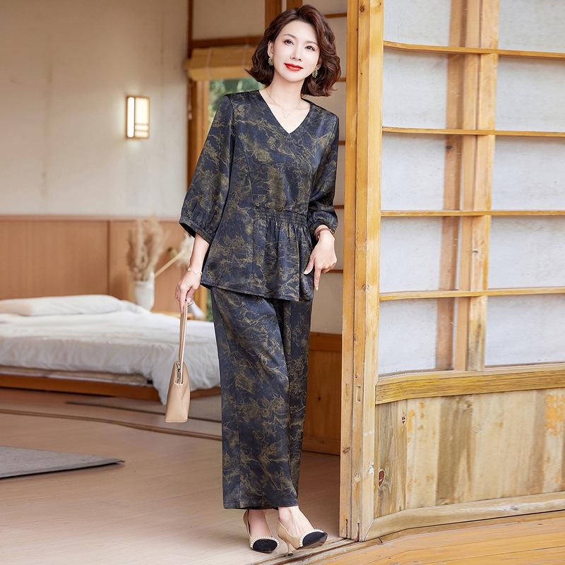 

Mom s Summer Fashion Set: Stylish Wide-Leg Pants & Top for Chic Middle-Aged and Elderly Women 2XL