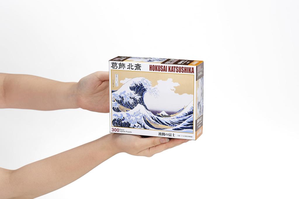 [Made In Japan] Beverly 300-Piece Jigsaw Puzzle: Fuji Between the Waves - Thirty-Six Views of Mount Fuji, The Great Wave Off Kanagawa (26 X 38 Cm)