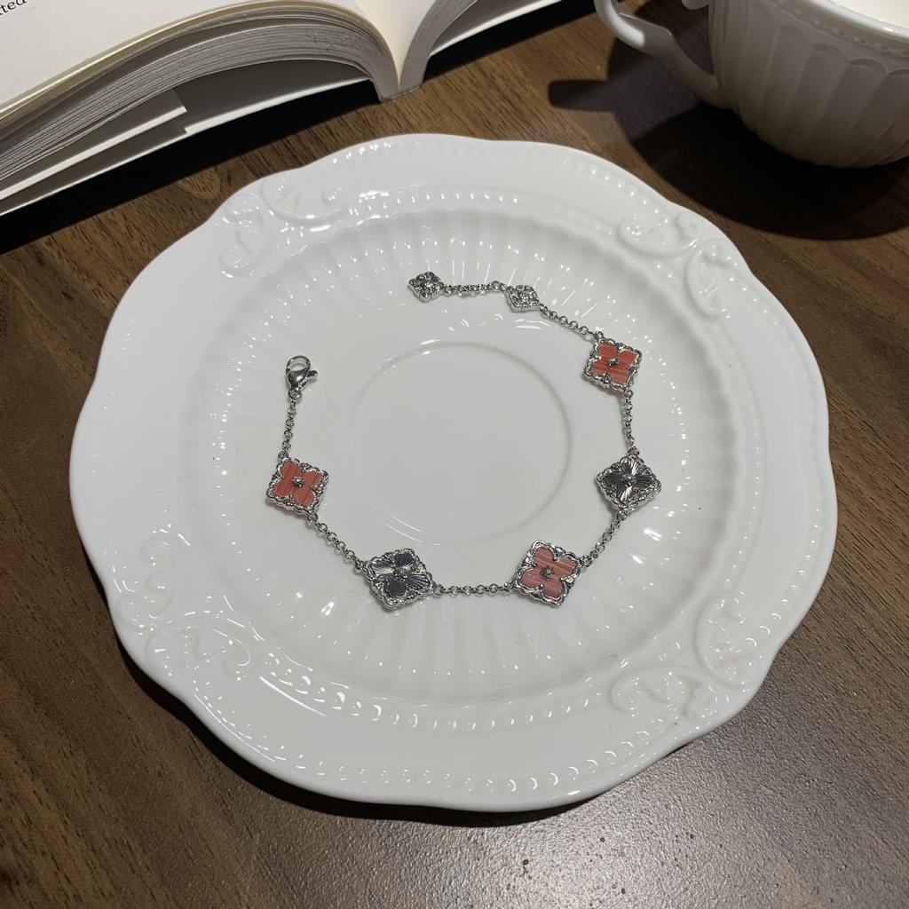 Buqi Latti Italienisch Gebürstet Mini Klein Vierblättriges Kleeblatt Fünfblättrig Laser Armband Damen Retro Hofstil