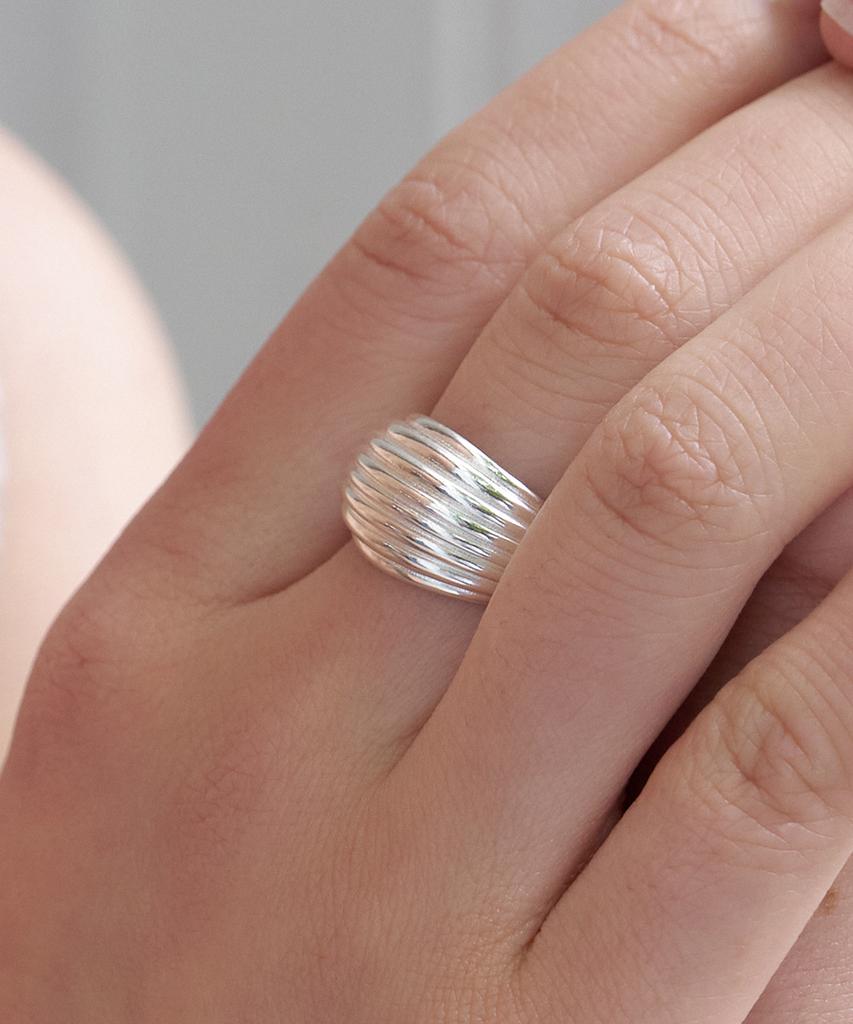 Byweekend Floaty Ring